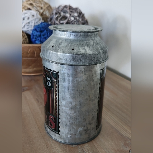 🍎 Vintage Apple Design Metal Canister – Rustic Farmhouse Kitchen Décor - Picture 9 of 16